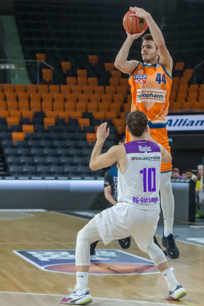 屡受外界质 屡受外界质